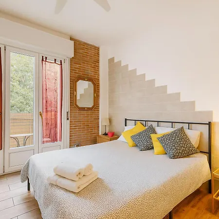 Europe Station House * パルマ